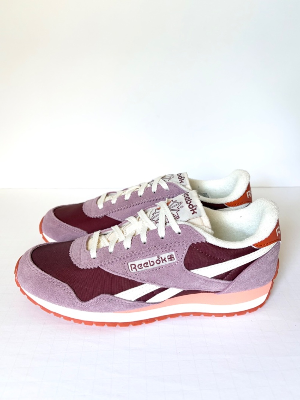 Reebok Classic AZ Sneakers size 6 in Purple & White NIB